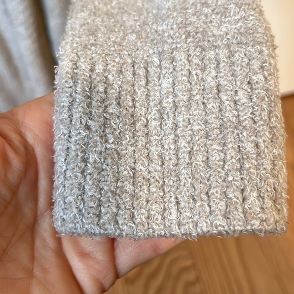 Final Price- No Offers! Barefoot dreams, gray open cardigan - Picture 9 of 12